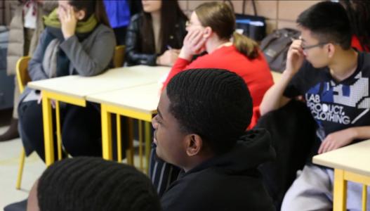 Photo illustrant le projet "Sur les bancs de la Cité éducative de Charleville-Mézières"