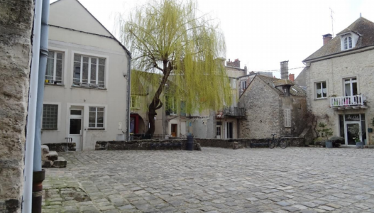 Photographie illustrant le projet "La réhabilitation de trois immeubles dans le centre-ville de Nemours"