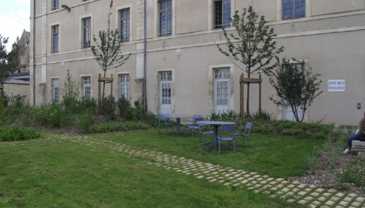 Photographie illustrant le projet "Ouvrir la ville de Saint-Maixent-l'Ecole aux citoyens grâce à la végétalisation"